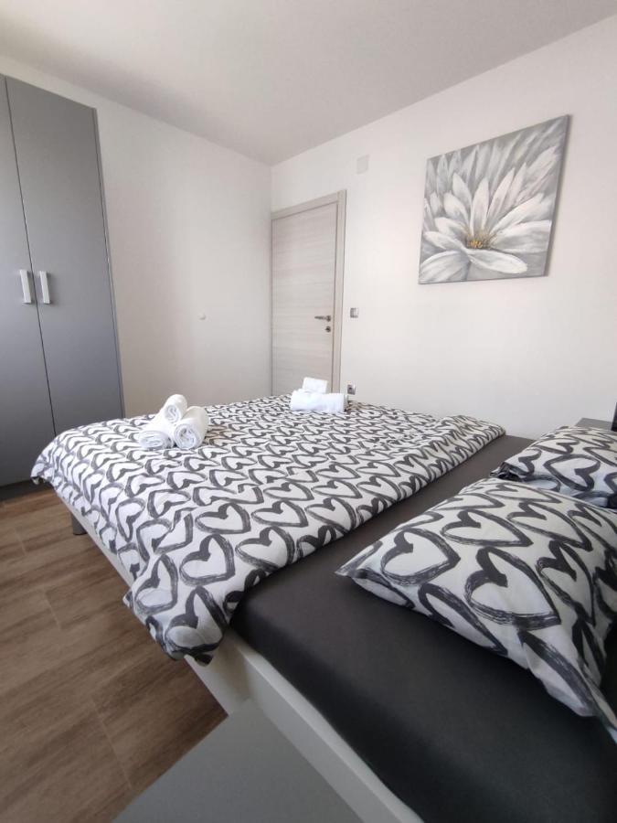 Apartman Ivana Biograd Na Moru Esterno foto