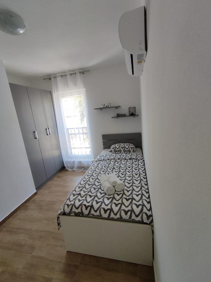 Apartman Ivana Biograd Na Moru Esterno foto