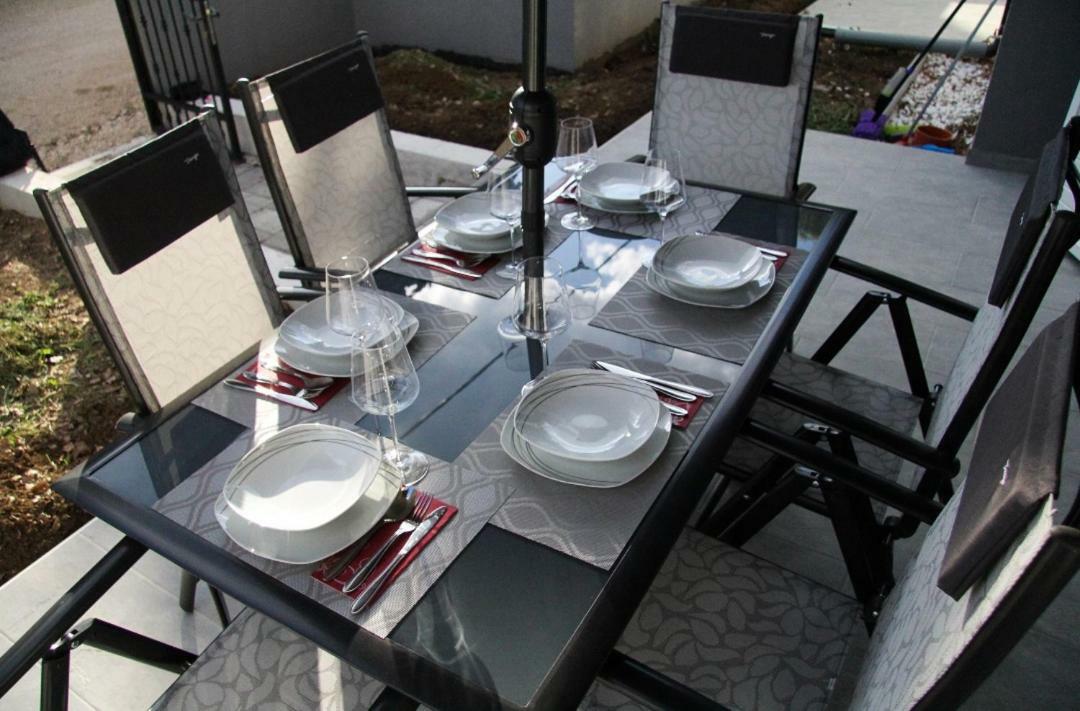 Apartman Ivana Biograd Na Moru Esterno foto