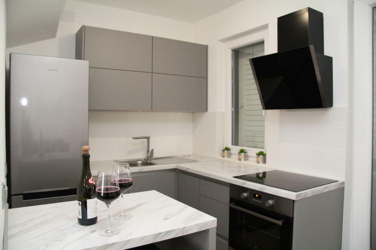 Apartman Ivana Biograd Na Moru Esterno foto