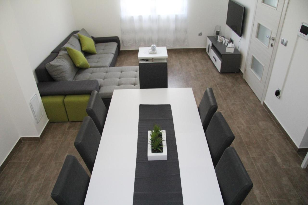 Apartman Ivana Biograd Na Moru Esterno foto