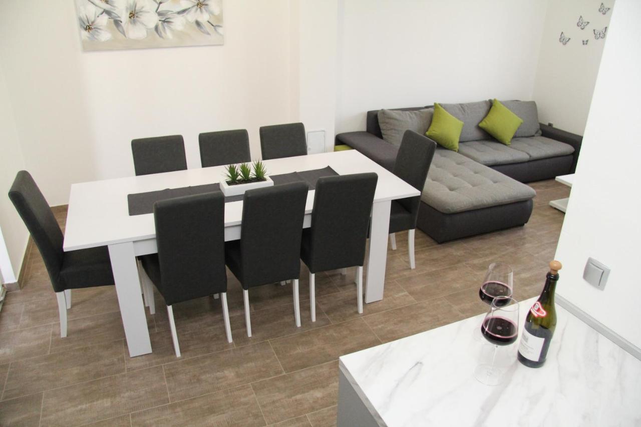 Apartman Ivana Biograd Na Moru Esterno foto